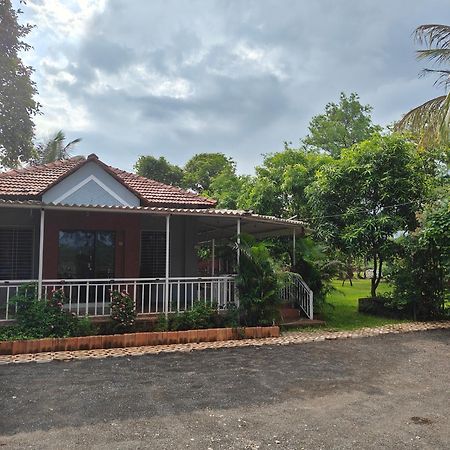 Dhanavade Farms Villa Neral Exterior photo