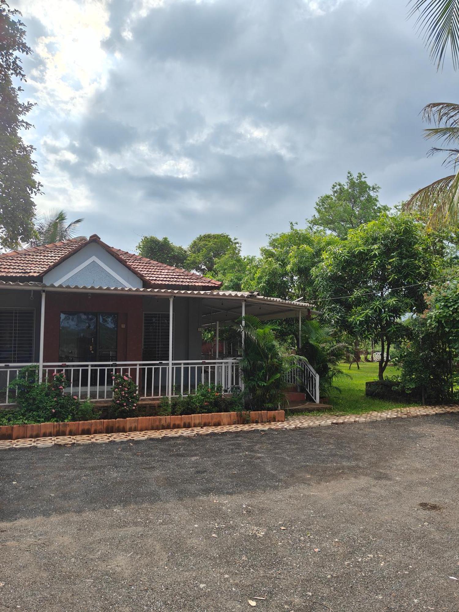 Dhanavade Farms Villa Neral Exterior photo